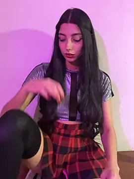 Snapshot of Felicia_smok3 chatting on February 19, 2025, 3:06 am Felicia smok3 online show from February 19, 2025, 3:06 am