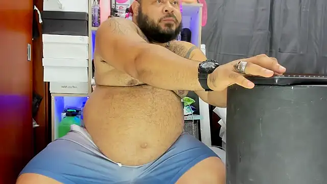 Snapshot of Latino_bigcock chatting on February 1, 2025, 2:47 am Latino bigcock online show from February 1, 2025, 2:47 am