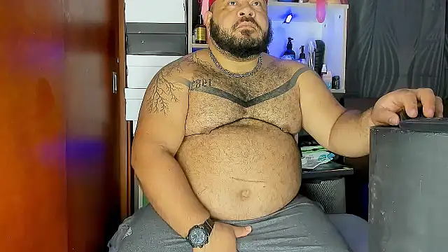 Snapshot of Latino_bigcock chatting on March 11, 2025, 2:21 am Latino bigcock online show from March 11, 2025, 2:21 am