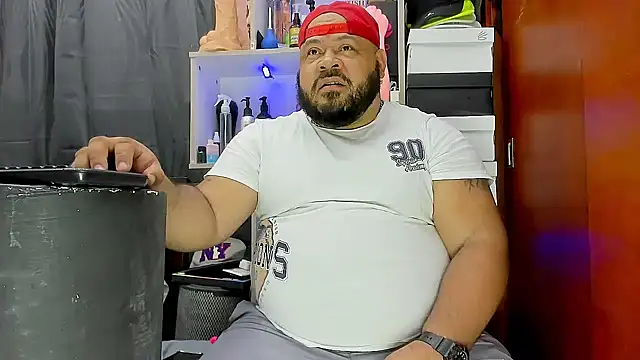 Snapshot of Latino_bigcock chatting on March 15, 2025, 7:48 pm Latino bigcock online show from March 15, 2025, 7:48 pm