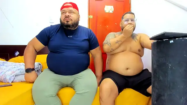 Snapshot of Latino_bigcock chatting on October 2, 2025, 4:30 am Latino bigcock online show from October 2, 2025, 4:30 am