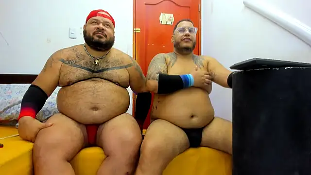 Snapshot of Latino_bigcock chatting on October 3, 2025, 1:57 am Latino bigcock online show from October 3, 2025, 1:57 am