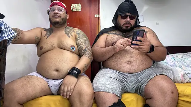 Snapshot of Latino_bigcock chatting on October 30, 2025, 6:26 am Latino bigcock online show from October 30, 2025, 6:26 am