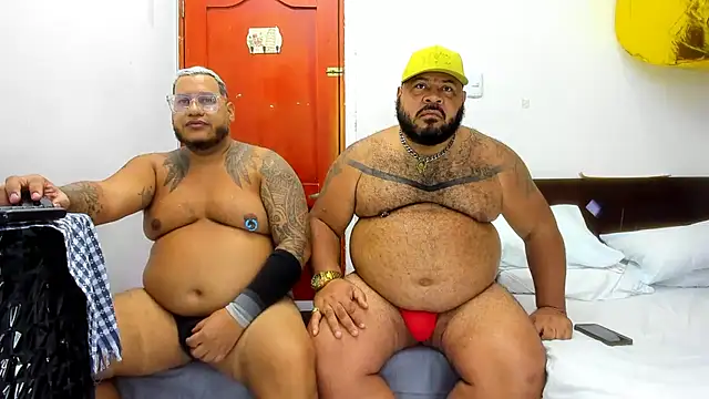 Snapshot of Latino_bigcock chatting on November 28, 2025, 5:32 am Latino bigcock online show from November 28, 2025, 5:32 am