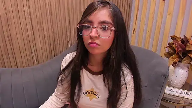 Snapshot of Eva_Macalliter chatting on February 1, 2025, 3:08 am Eva Macalliter online show from February 1, 2025, 3:08 am