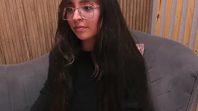Snapshot of Eva_Macalliter chatting on February 14, 2025, 9:13 am Eva Macalliter online show from February 14, 2025, 9:13 am