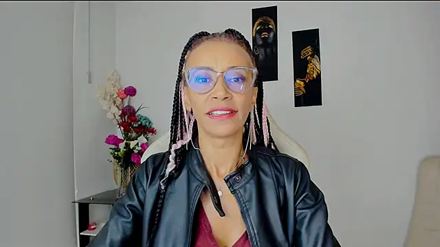 Snapshot of ScarlettMalbec chatting on February 7, 2025, 10:41 pm ScarlettMalbec online show from February 7, 2025, 10:41 pm