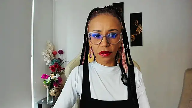 Snapshot of ScarlettMalbec chatting on February 13, 2025, 9:17 pm ScarlettMalbec online show from February 13, 2025, 9:17 pm