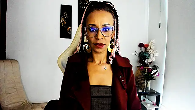 Snapshot of ScarlettMalbec chatting on February 25, 2025, 8:41 pm ScarlettMalbec online show from February 25, 2025, 8:41 pm