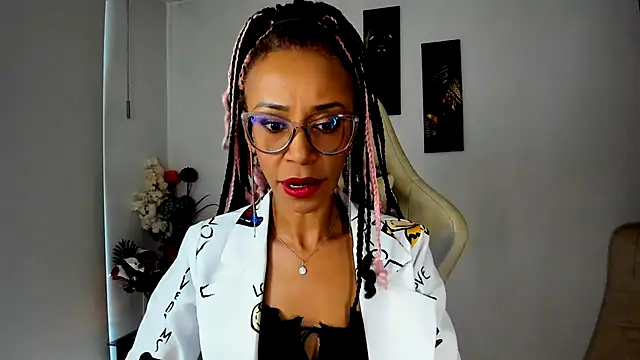 Snapshot of ScarlettMalbec chatting on February 26, 2025, 8:54 pm ScarlettMalbec online show from February 26, 2025, 8:54 pm