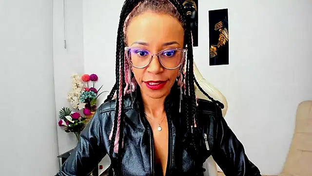 Snapshot of ScarlettMalbec chatting on March 4, 2025, 11:43 pm ScarlettMalbec online show from March 4, 2025, 11:43 pm