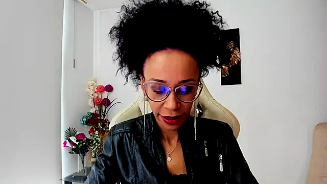 Snapshot of ScarlettMalbec chatting on March 20, 2025, 9:02 pm ScarlettMalbec online show from March 20, 2025, 9:02 pm