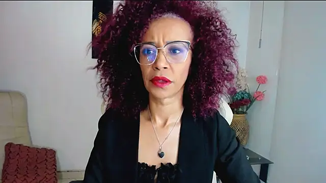 Snapshot of ScarlettMalbec chatting on September 23, 2025, 10:46 pm ScarlettMalbec online show from September 23, 2025, 10:46 pm