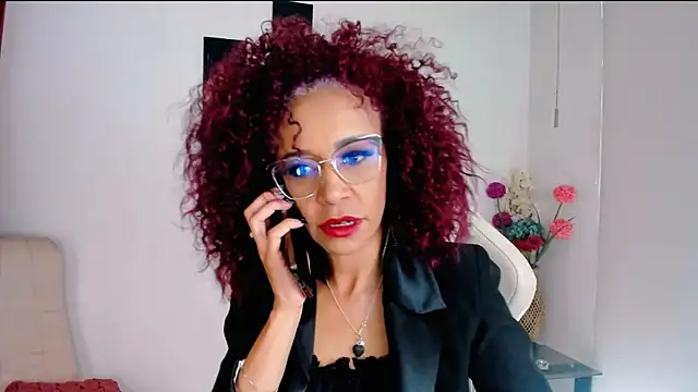 Snapshot of ScarlettMalbec chatting on September 27, 2025, 8:58 pm ScarlettMalbec online show from September 27, 2025, 8:58 pm