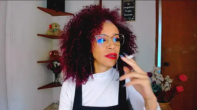 Snapshot of ScarlettMalbec chatting on September 30, 2025, 9:53 pm ScarlettMalbec online show from September 30, 2025, 9:53 pm