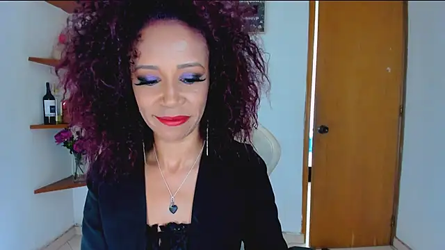 Snapshot of ScarlettMalbec chatting on October 7, 2025, 8:39 pm ScarlettMalbec online show from October 7, 2025, 8:39 pm