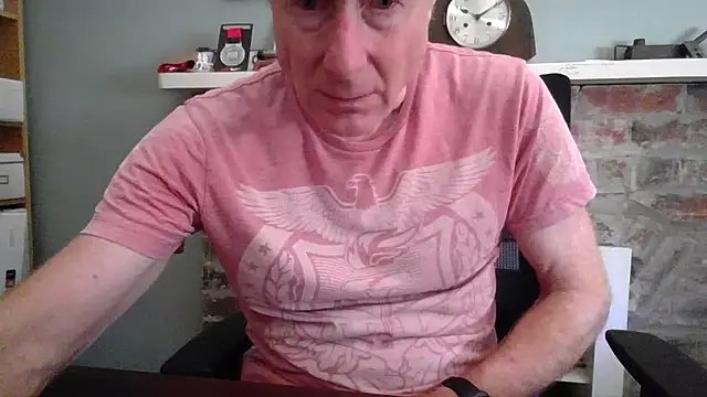 Snapshot of jiggy77777 chatting on December 4, 2024, 4:10 am jiggy77777 online show from December 4, 2024, 4:10 am