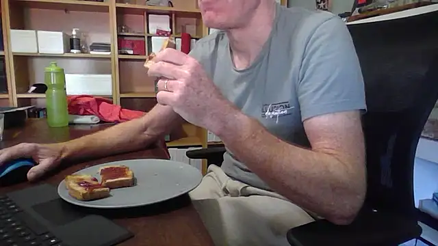 Snapshot of jiggy77777 chatting on January 21, 2025, 12:15 am jiggy77777 online show from January 21, 2025, 12:15 am