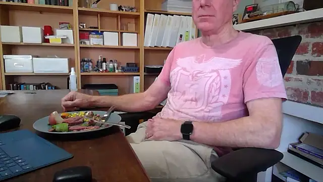 Snapshot of jiggy77777 chatting on October 15, 2025, 2:01 am jiggy77777 online show from October 15, 2025, 2:01 am