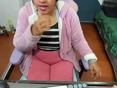 daleska ayala 1 online show from September 24, 2025, 8:45 pm