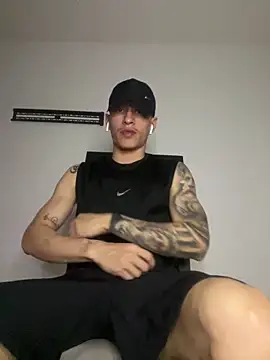 valentino garavani777 online show from December 2, 2025, 5:24 am