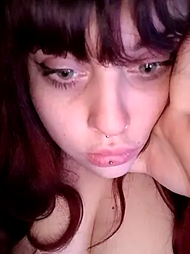 Snapshot of persefone97 chatting on March 18, 2025, 10:48 pm persefone97 online show from March 18, 2025, 10:48 pm