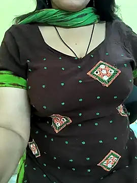 Snapshot of lovely_zara chatting on December 2, 2024, 12:51 pm lovely zara online show from December 2, 2024, 12:51 pm