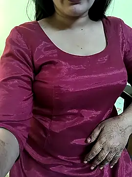 Snapshot of lovely_zara chatting on January 28, 2025, 5:35 pm lovely zara online show from January 28, 2025, 5:35 pm