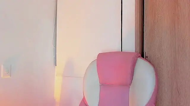 Snapshot of AnastaciaBlake chatting on December 22, 2024, 7:44 am AnastaciaBlake online show from December 22, 2024, 7:44 am