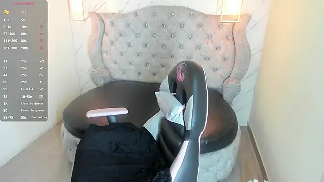 Snapshot of Alice_Laurentt chatting on November 8, 2025, 12:44 am Alice Laurentt online show from November 8, 2025, 12:44 am