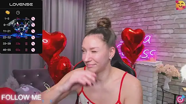 Snapshot of SarahCoksss chatting on February 8, 2025, 3:30 am SarahCoksss online show from February 8, 2025, 3:30 am