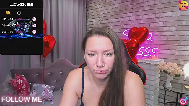 Snapshot of SarahCoksss chatting on February 13, 2025, 3:29 am SarahCoksss online show from February 13, 2025, 3:29 am