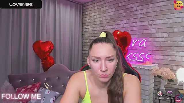 Snapshot of SarahCoksss chatting on February 19, 2025, 3:28 am SarahCoksss online show from February 19, 2025, 3:28 am