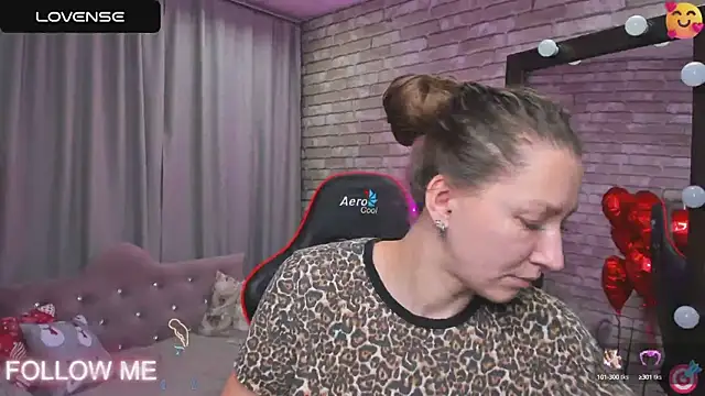 Snapshot of SarahCoksss chatting on February 26, 2025, 11:37 pm SarahCoksss online show from February 26, 2025, 11:37 pm