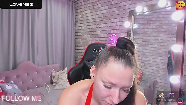 Snapshot of SarahCoksss chatting on March 16, 2025, 3:25 am SarahCoksss online show from March 16, 2025, 3:25 am