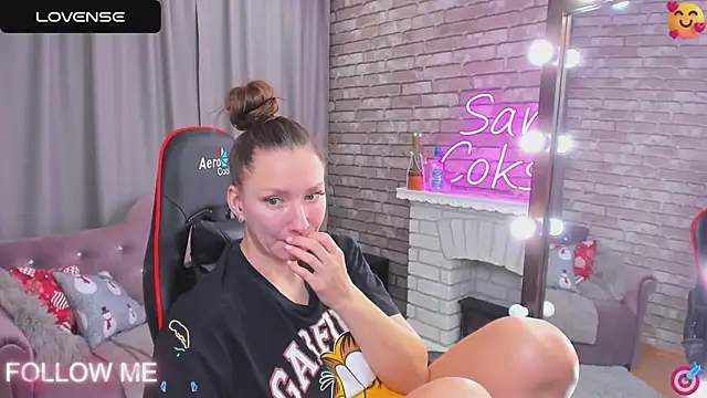 Snapshot of SarahCoksss chatting on March 22, 2025, 3:30 am SarahCoksss online show from March 22, 2025, 3:30 am