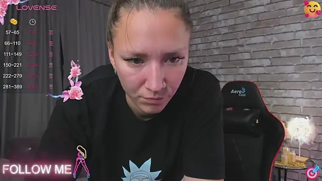 Snapshot of SarahCoksss chatting on October 9, 2025, 1:03 am SarahCoksss online show from October 9, 2025, 1:03 am