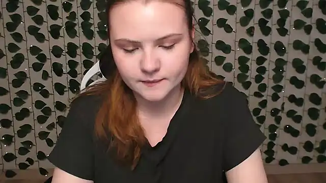 Snapshot of IxxiLiana chatting on January 14, 2025, 4:15 am IxxiLiana online show from January 14, 2025, 4:15 am