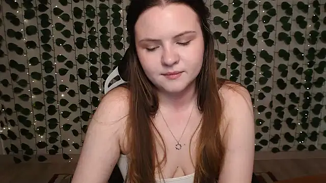 Snapshot of IxxiLiana chatting on February 22, 2025, 4:07 am IxxiLiana online show from February 22, 2025, 4:07 am