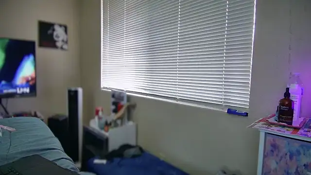 Yagurl  west online show from February 13, 2025, 12:35 am