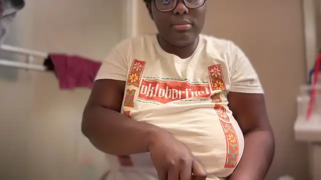 Yagurl  west online show from October 2, 2025, 8:27 pm