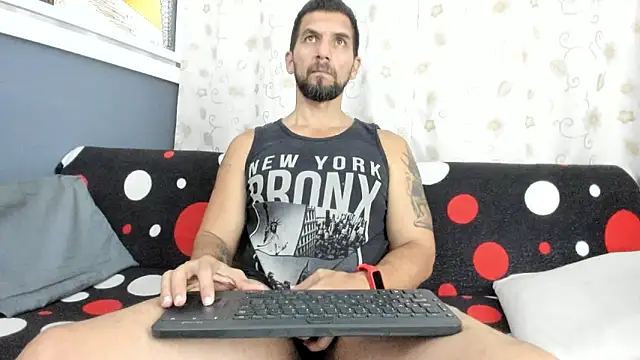 Snapshot of JULESLAKES chatting on October 31, 2025, 4:08 pm JULESLAKES online show from October 31, 2025, 4:08 pm