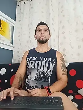 Snapshot of JULESLAKES chatting on November 12, 2025, 12:27 pm JULESLAKES online show from November 12, 2025, 12:27 pm