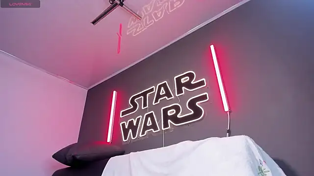 miiss anna online show from February 1, 2025, 2:13 pm