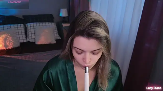 LancasterLady online show from November 28, 2025, 11:57 am