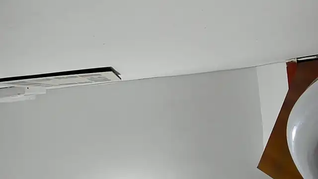 Mialenox online show from November 5, 2025, 9:04 pm