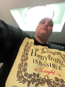 Snapshot of bbwredhead chatting on December 9, 2024, 5:40 am bbwredhead online show from December 9, 2024, 5:40 am