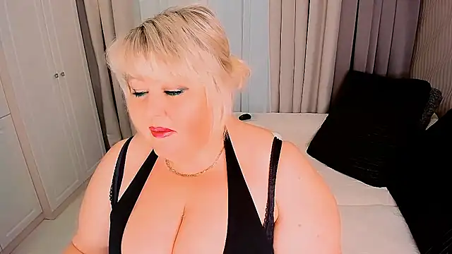 BIGTITSBBW online show from January 29, 2025, 7:00 pm