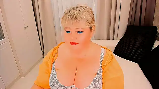 BIGTITSBBW online show from October 25, 2025, 7:19 pm