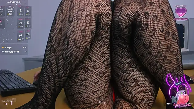 Snapshot of Perverse_Kim chatting on December 21, 2024, 5:58 am Perverse Kim online show from December 21, 2024, 5:58 am